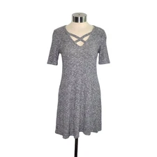 One Clothing Women's Size XS Gray Short Sleeve Knee Length Stretchy Knit Dress
