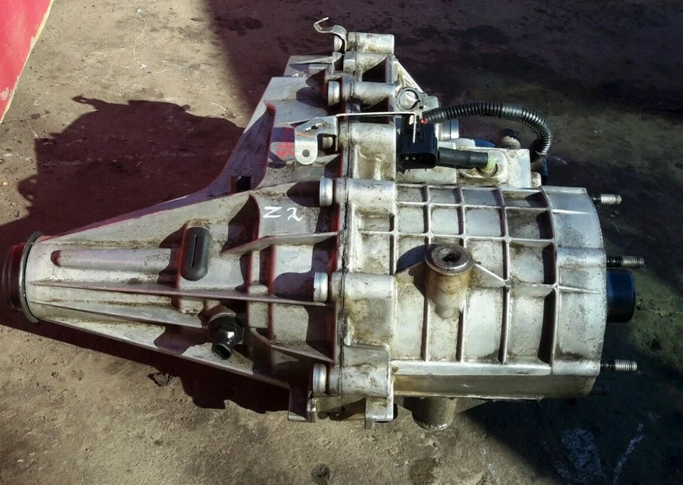 2003-2007 Chevrolet Avalanche 1500 Transfer Case Assembly OEM 24228420 Foto 3 de 4