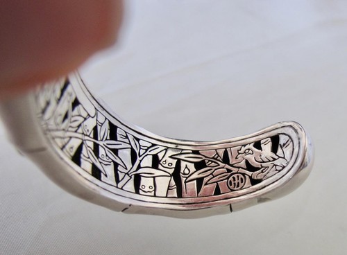 Vintage John Hardy Bamboo Sterling Hinged Cuff w Black Sapphires 99.1 grams - Picture 4 of 12