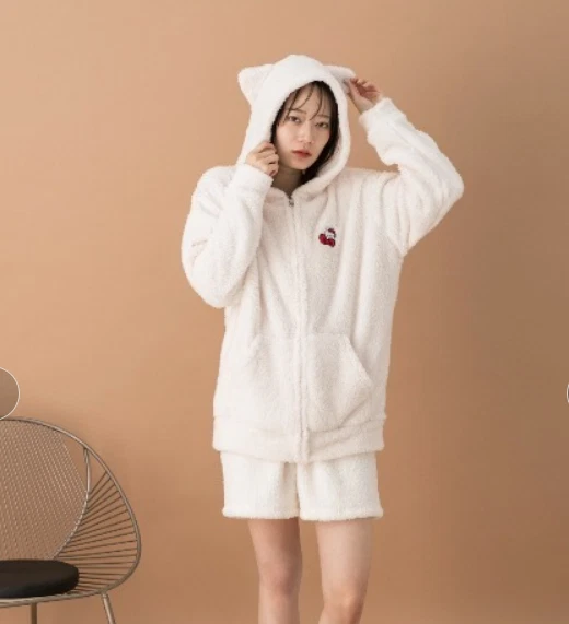 OFF WHITE Felpa con cappuccio personaggi Sanrio Hello Kitty Boa con orecchie di gatto bianco sporco JP LTD originale