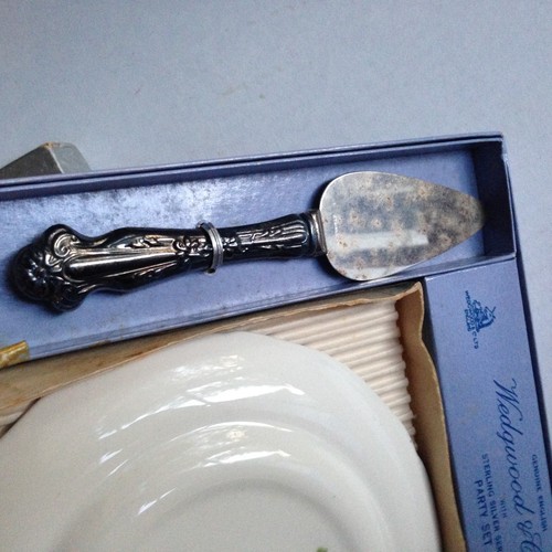 NEW Wedgwood English Sterling Silver Server Davenport Plate Party Set. - Picture 6 of 7
