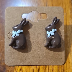 Brown Blue Plastic Rabbit Shape Stud Earrings Animals Easter Butterfly Closure