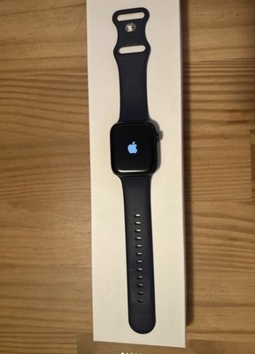Apple Watch SE (2nd Gen) 44 mm Aluminiumgehäuse Schwarz mit Sportarmband