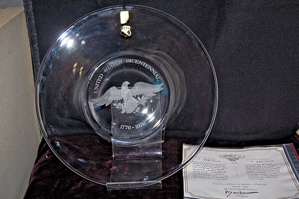Хрустальная пластина двухсотлетия США от Cristalleries de Bayel с сертификатом подлинности 626/1000 S7018 - Изображение 3 из 4