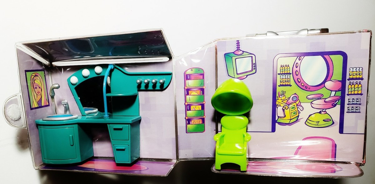 Vtg Polly Pocket 2004 Carrying Case Mattel With 7 Dolls & A Lot