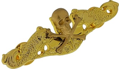 Enlisted GOLD Submarine Warfare Skull Bones Badge Pin Officer Insignia Dolphins