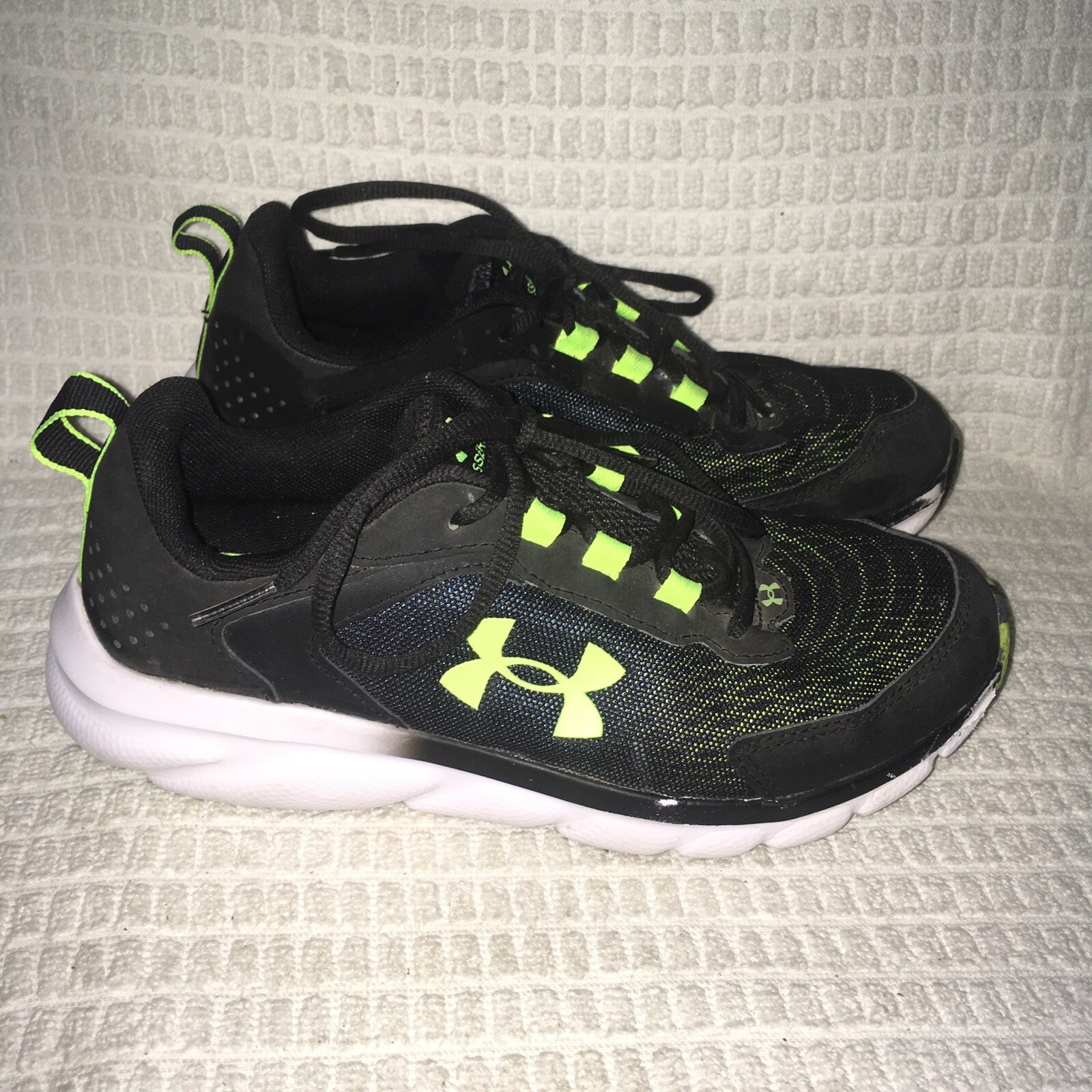 Under Armour Charged Assert 9 Navy Yellow Size 6Y… - image 7