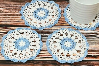 4er Set Handarbeit gehäkelt Untersetzer blau/weiß Becher Teppich - buntes rundes Deckchen