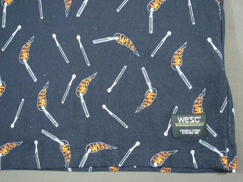 Camisa Wesc para hombre extra grande negra estampada cuello redondo manga corta nueva - Imagen 7 de 11
