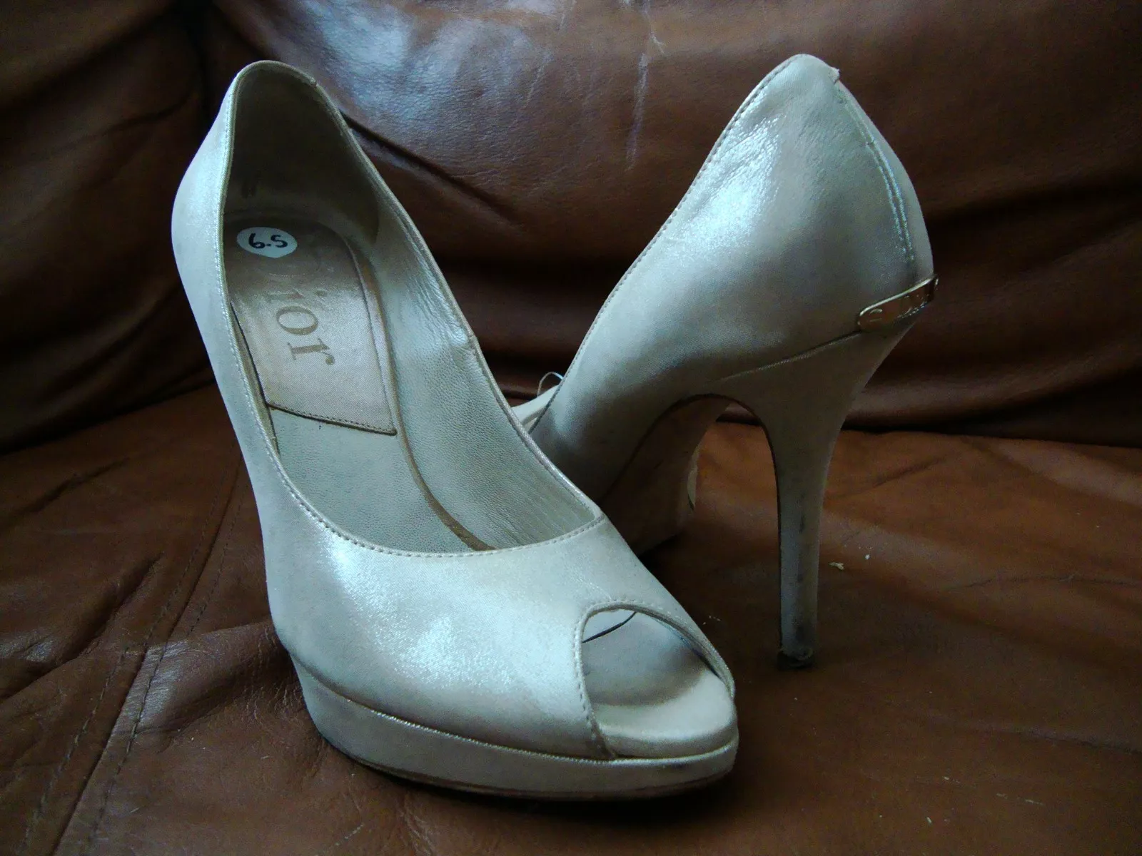 CHAUSSURES FEMMES CHRISTIAN DIOR À TALON AIGU TAILLE 36,5 EU OU 6,5 FABRIQUÉES AUX ÉTATS UNIS EN ITALIE