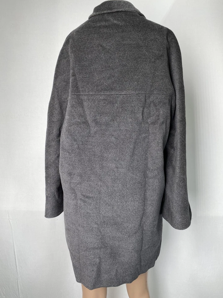 Casaco feminino Max Mara cinza escuro tamanho 8 lã virgem 5 botões comprimento médio *USADO - Imagem 4 de 4