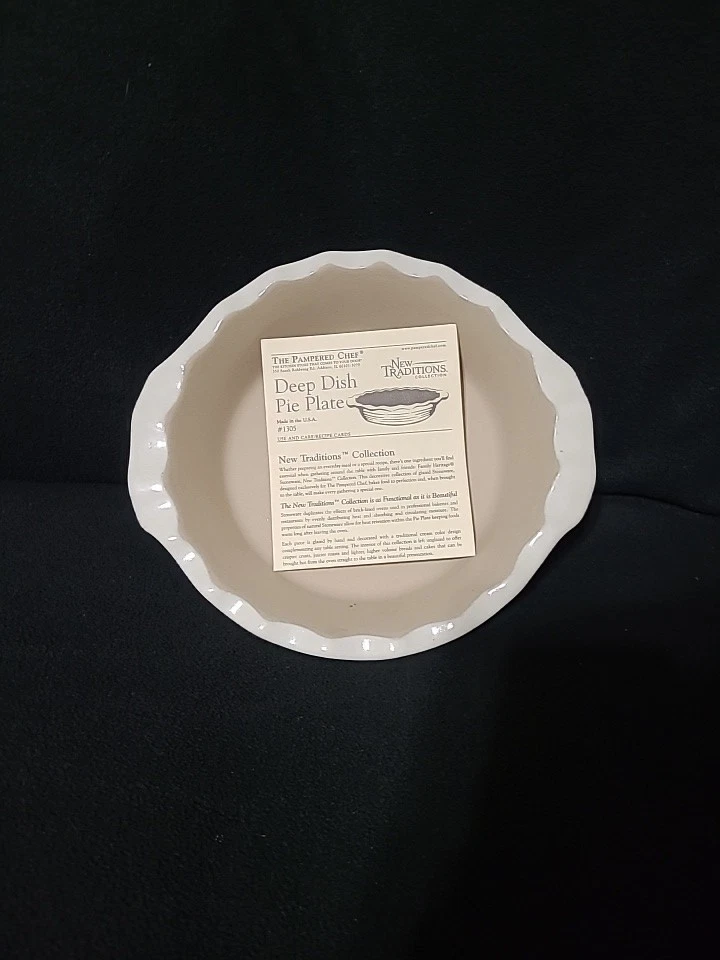 Pampered Chef Deep Dish Pie Plate 1305 Scalloped Fluted Vanilla New Traditions
Opens in a new window