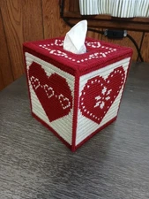 Heart Tissue Box Cover, Plastic Canvas
