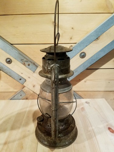 Dietz No. 2 D - Lite Lantern Kerosene Lamp Hanging 13" USA - Swanky Barn - Picture 4 of 12