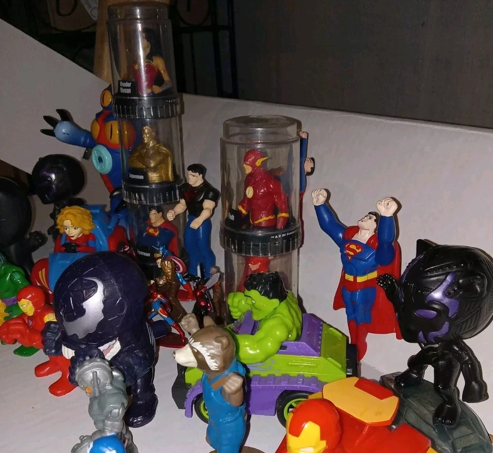 DC Comics/Marvel Toys Action Figures Mixed Lot Playskool Jada Metalfigs Podz - Image 3 of 4