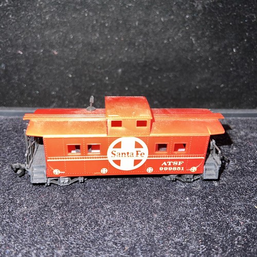 Lifelike Atchison Topeka Santa Fe Caboose 999851 - Picture 3 of 6