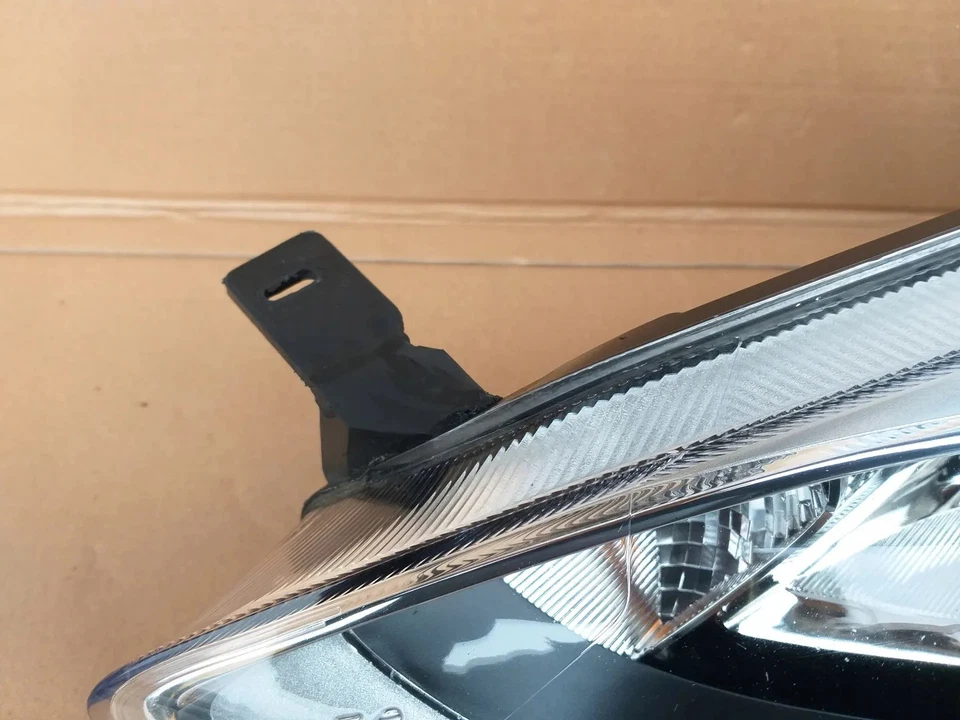 Frontscheinwerfer Ford Fiesta I H1BB-13W030-AD Ein Stück (Rechts oder Links) - Bild 3 von 4