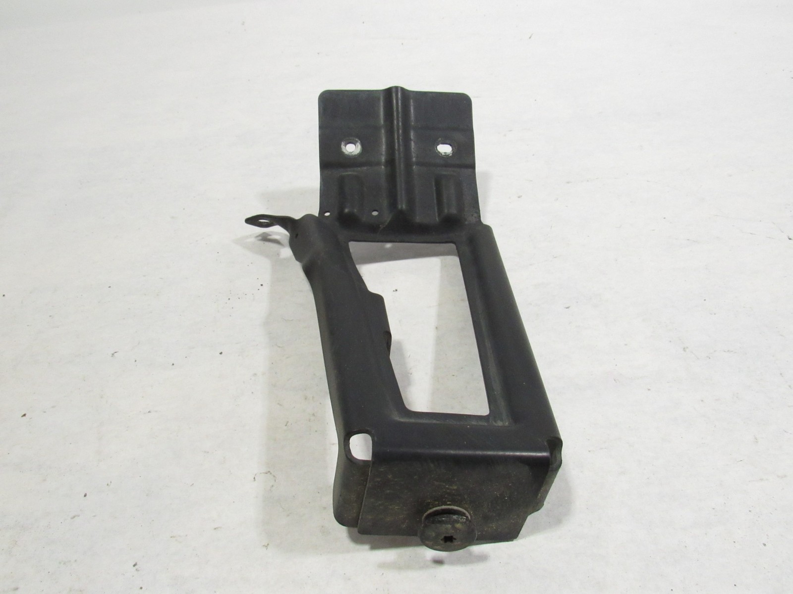 15-19 Ferrari 488 Spider 2017 Rear Right Aerodynamic Floor Mount Bracket ;@2