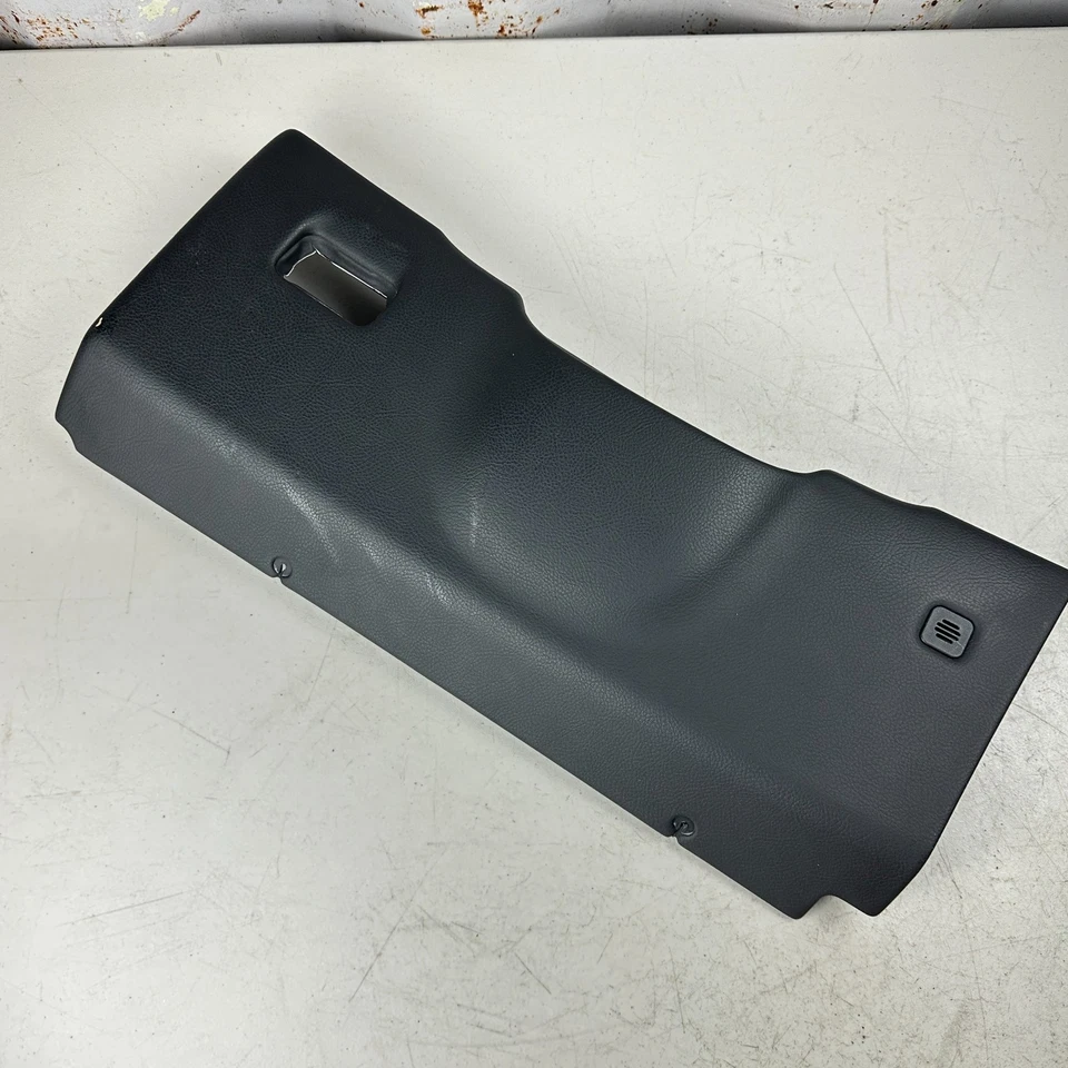 Chevrolet Corvette 2005-2013 lado izquierdo del conductor inferior rodillera panel de ajuste OEM Foto 2 de 4