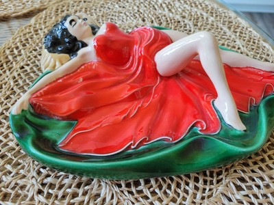 Vintage 75' Holland Mold Ceramic Ashtray Catchall Trinket Dish