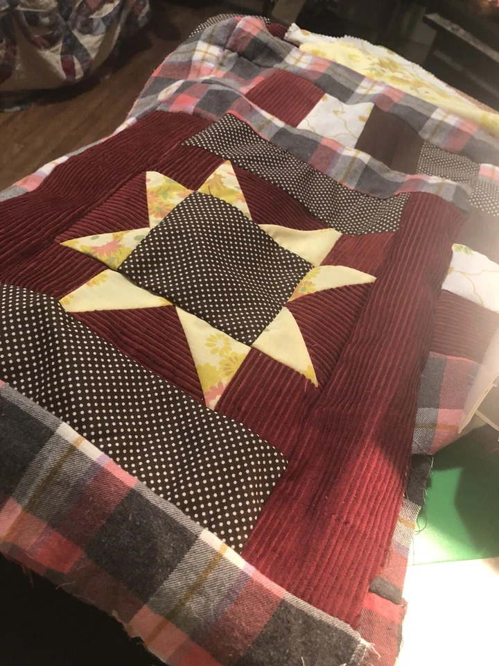 Sudadera con Capucha Acolchada Upcycle Reutilizable Chatarra M Bloque Diente de Sierra Acebo Hobby Hecha a Mano ÚNICA EN SU CLASE Foto 2 de 4