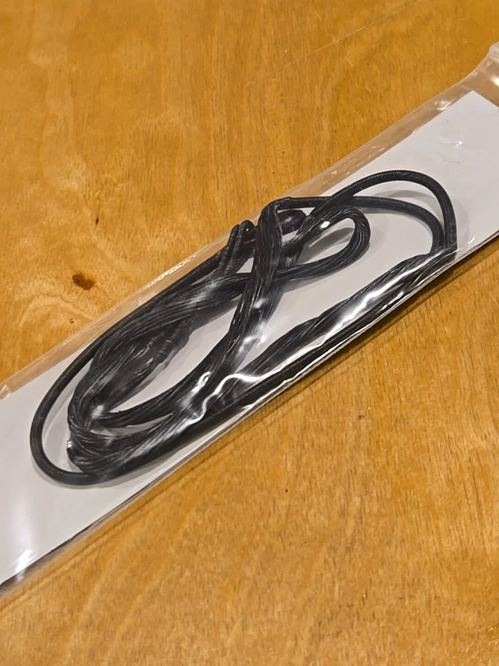 Vapor Trail  - Y-Cable 33-1/4” Black Ice  - Image 2 of 4