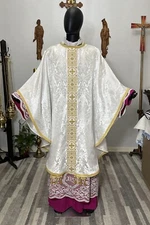 WHITE  CHASUBLE + STOLE