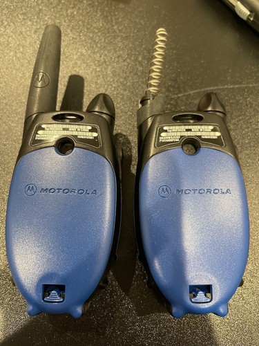 Motorola T5100 AA 2-Mile 14-Channel FRS Two-Way Radios (Pair) - Zdjęcie 2 z 3