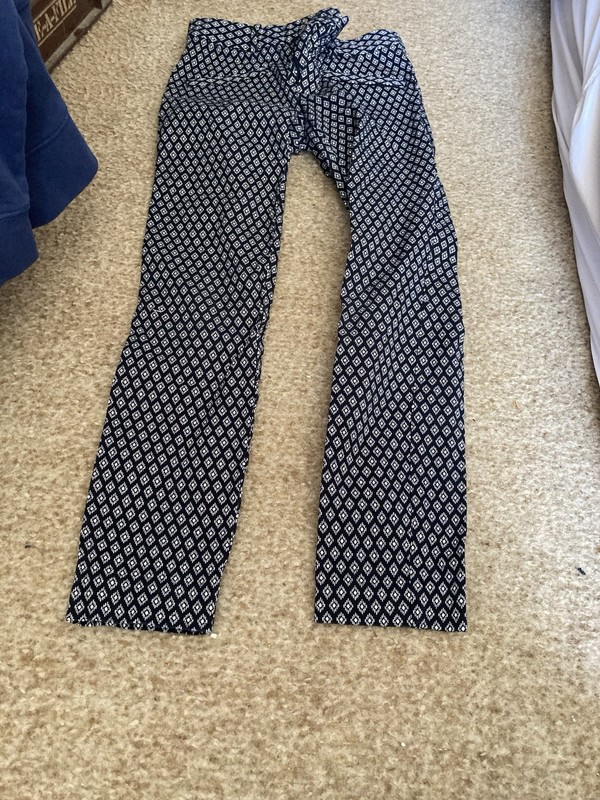 Gap black & white geometric diamond pattern Pants Size 00 Regular