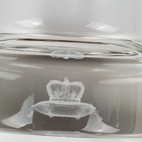 Set Of 2 Crown Royal 3D Hologram Crown Whiskey Rock Glasses Code To Being Royal - Picture 7 of 9