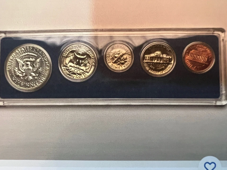 1967 UNITED STATES MINT SPECIAL MINT SET WITH ORIGINAL GOVERNMENT PACKAGING. - Image 2 of 4