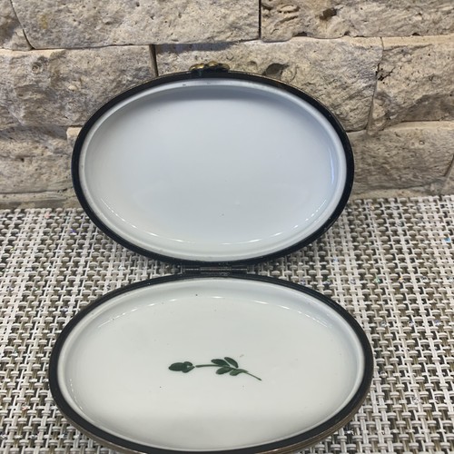 Vintage Alligator Porcelain Hinged Box, Limited edition, Noeirelle Oileuis - Picture 9 of 10