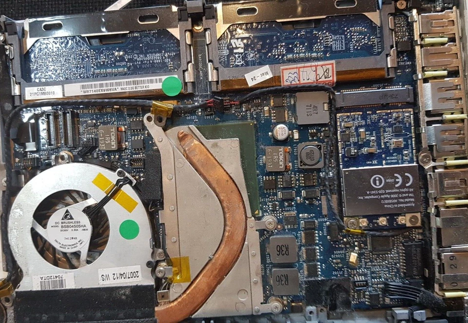 APPLE MACBOOK 13 A1181 LATE 2006 2.0GHz LOGIC BOARD IN BOTTOM CASE 820-1889-A - Image 2 of 3