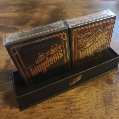 Die drei Königreiche 2 Deck Collector's Box mit Deluxe Edition Spielkarten Neu