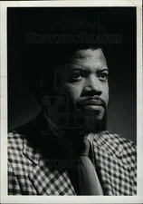 1982 Press Photo J. Edward Simpkins Dean Wayne - dfpd36137