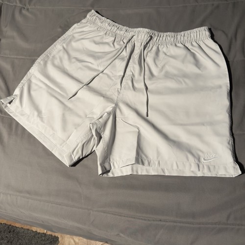 Nike Men’s Club Woven Flow Shorts Athletic Photon Dust White Large New with Tags