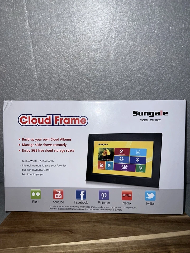 BRAND NEW: Sungale  WiFi Cloud LED Digital Photo Frame CPF1032 Slideshow - Image 2 of 4