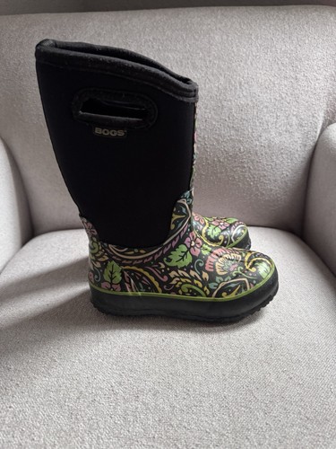 BOGS Boots Black with Floral Design Girls Youth Size 13 - Picture 4 of 5