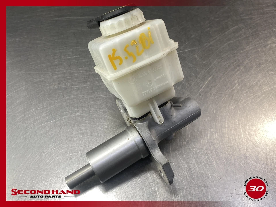 2014-2016 BMW 535D XDRIVE — резервуар тормозной жидкости / бак 6782289 - Изображение 2 из 4