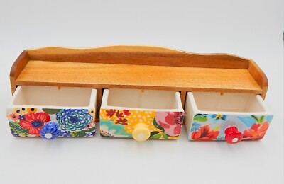 ローポタリー３点&レジン置物+おまけ３点 The Pioneer Woman Spice Rack Wood Shelf Ceramic 3-Drawers Bin