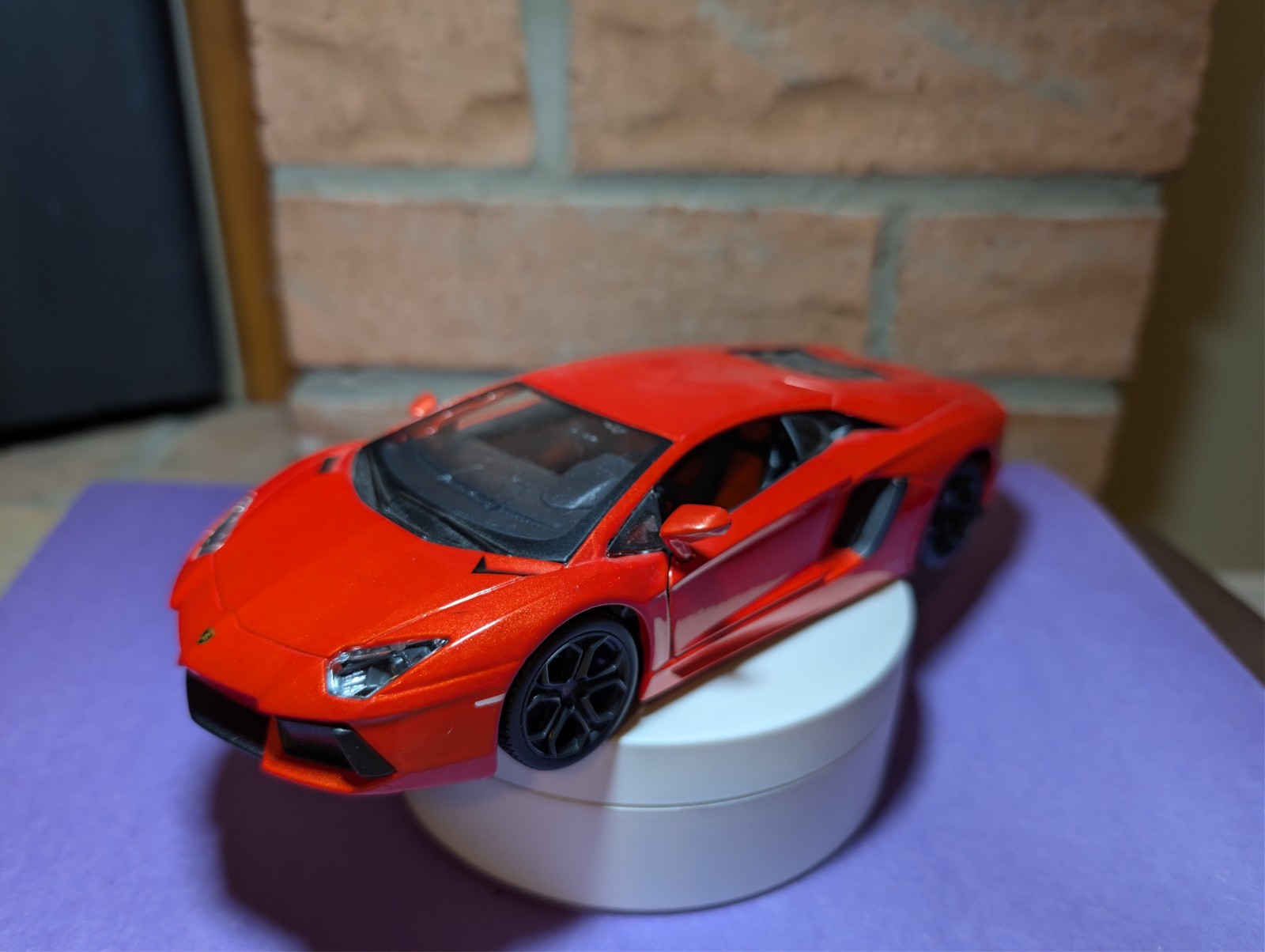 Red / Orange Diecast Lamborghini Aventador 1/24  1:24 Maisto New lp 700-4