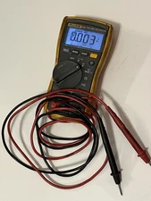 Parts Only Unit Fluke 115 True RMS Electrical Technicians Digital Voltmeter
