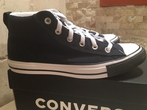 chuck taylor street mid black