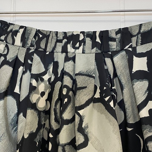 Moschino Cheap and Chic Skirt 10 Gray White Black Floral Polyester Full A-Line - Picture 5 of 15