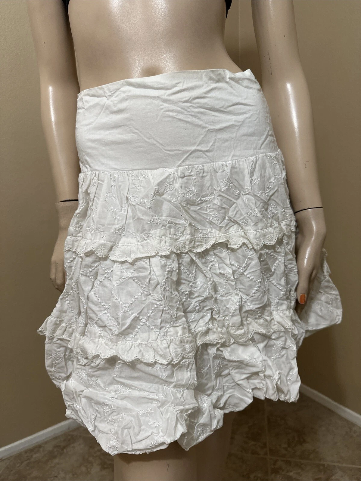 Women’s White Cotton Casual Summer Embroidered Ruffle Lined Lacing Size L Skirt
Opens in a new windo