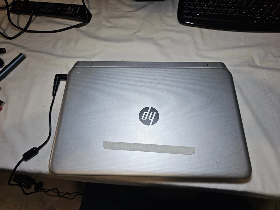 Notebook HP 15-p105nl 8gb ram amd a10   ssd 240gb win 10 (5) - Immagine 3 di 4