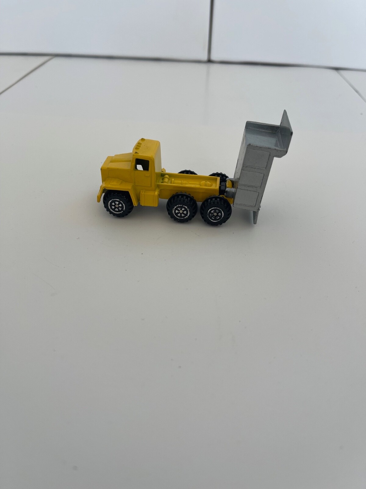 Picture 3 of 9