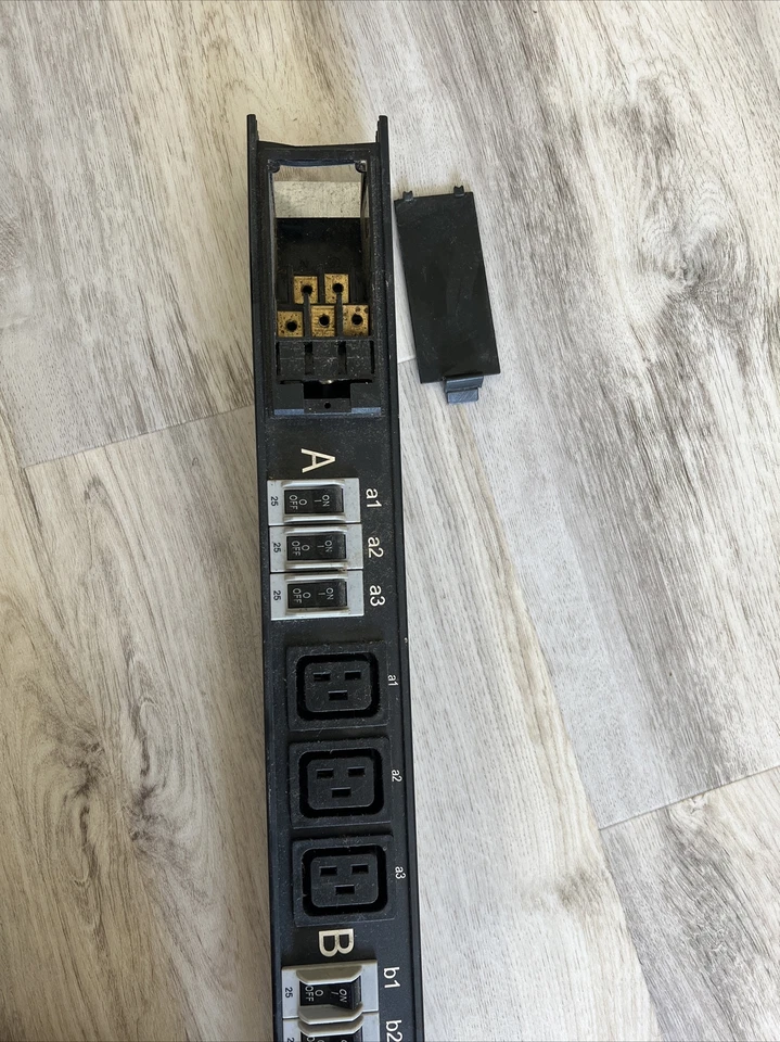 10 Ports 3 Phase 60A Outlet PDU Bitcoin Mining Input 415v /60A Output 230v/25A - Image 3 of 4