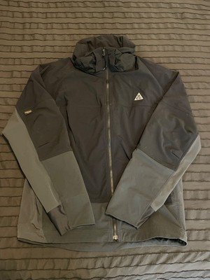 ACG jacket XL 