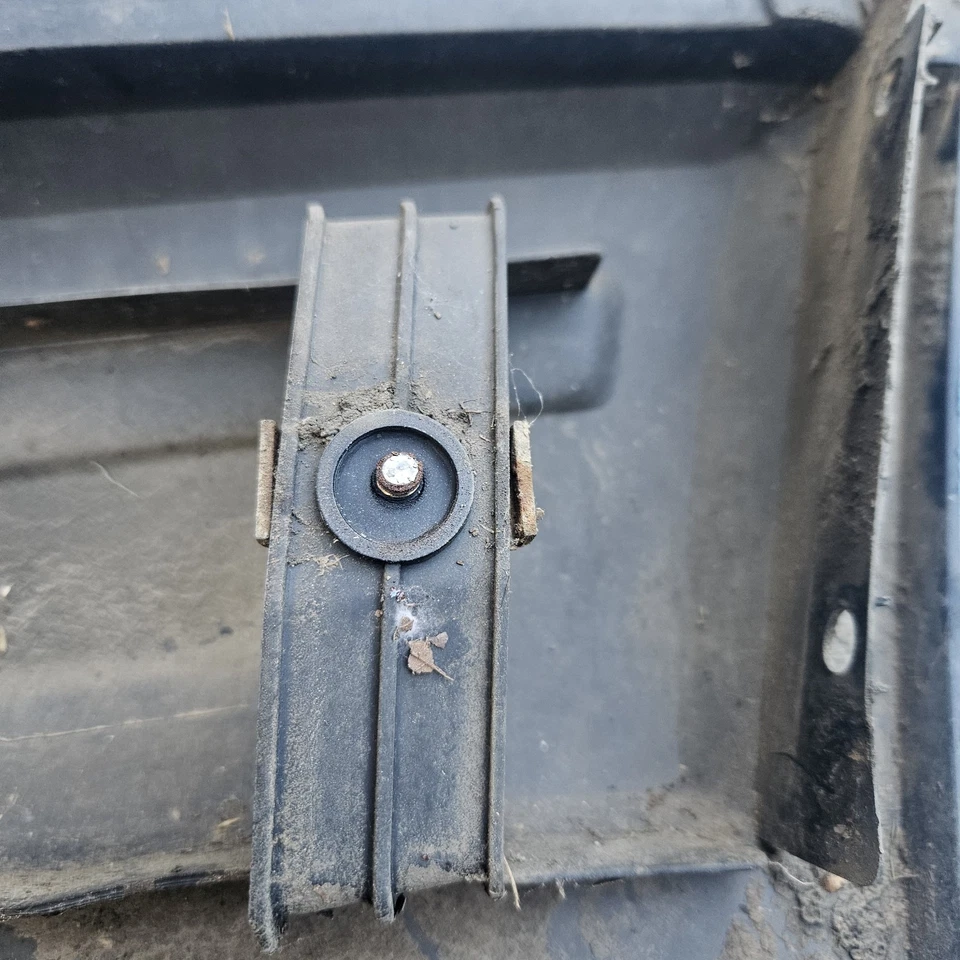 1984 - 1989 Volvo 740 передний правый бампер сторона крыла нижняя отделка синяя панель OEM - Изображение 3 из 4